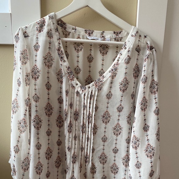 2/$24 Sheer 3/4 sleeve top - Picture 1 of 6